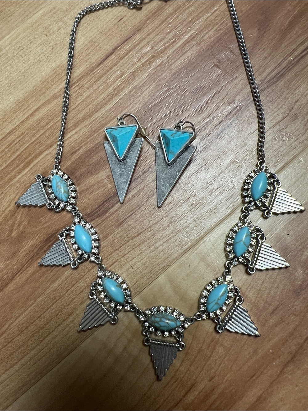 Turquoise Stone Silver-Tone Necklace and Earrings western costume jewelry set